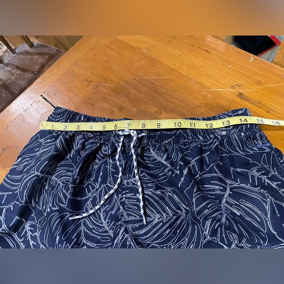 TARGET Goodfellow Men’s Swim Trunks - size medium - Picture 5 of 9
